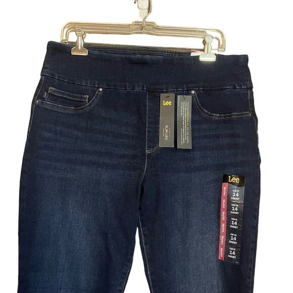 NWT! Lee slim fit and leg mid rise dark wash jeans - Picture 2 of 8